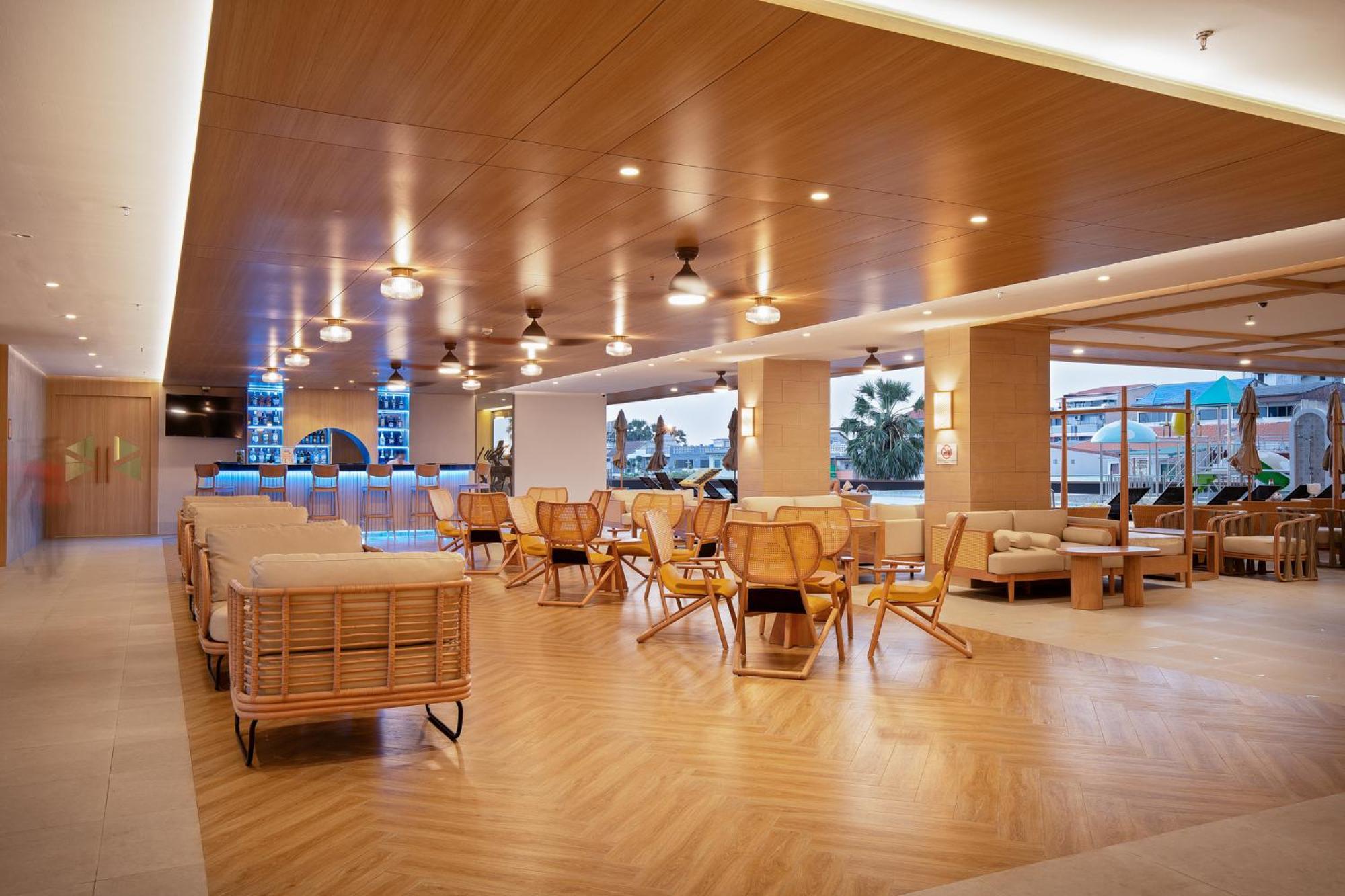 Jomtien Thani Hotel מראה חיצוני תמונה